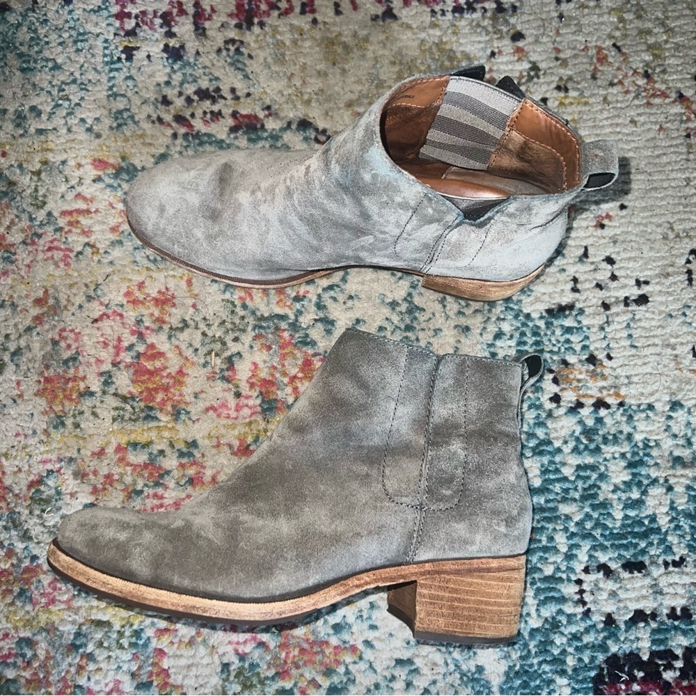 Kork Ease Mindo Bootie Taupe Suede Leather Ankle Boot Stacked Heel Size 9